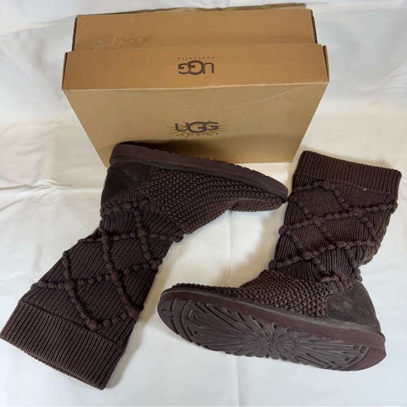 UGG Classic Cardy Brown Argyle Knit Sweater Boots size 8 with Box - Picture 2 of 12